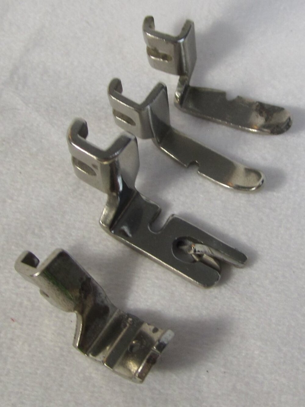 Singer Simanco Vintage Feet  - Mixed Lot Of 4 : # 121441, 120855, 15429, 125035